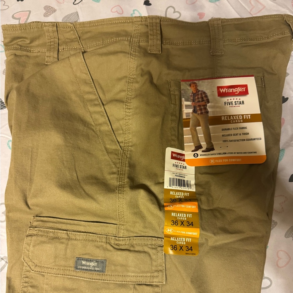 New wit tags- Cargo pants